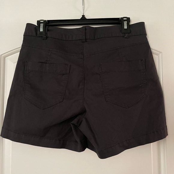 Old navy new with tags shorts - Picture 2 of 5